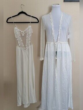  Flora Nikrooz Flora Nikrooz Showstopper Gown And Robe